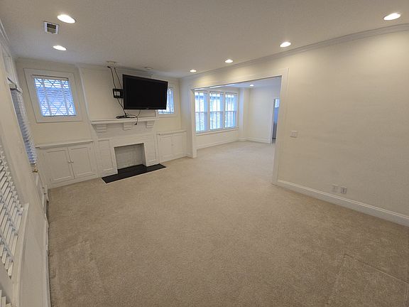 4th image of 621 W Princess Anne Rd #2