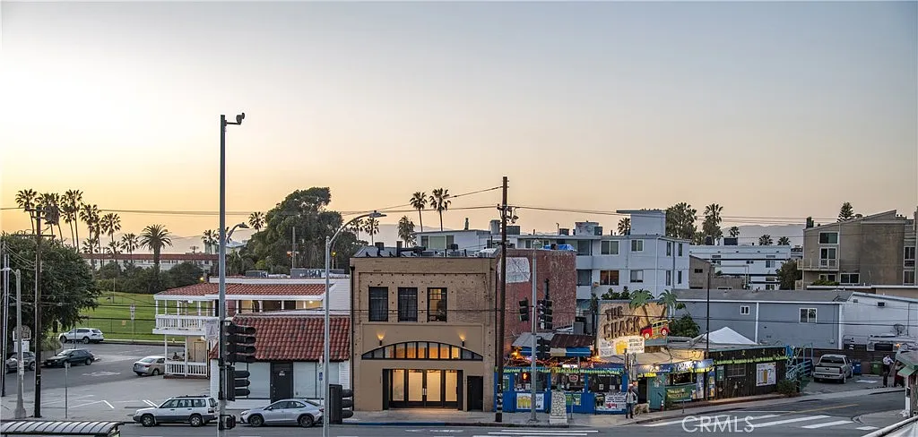 Building Photo - 181 Culver Blvd #B