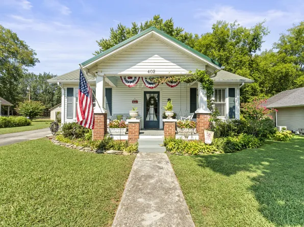 402 3rd Ave, Fayetteville, TN 37334