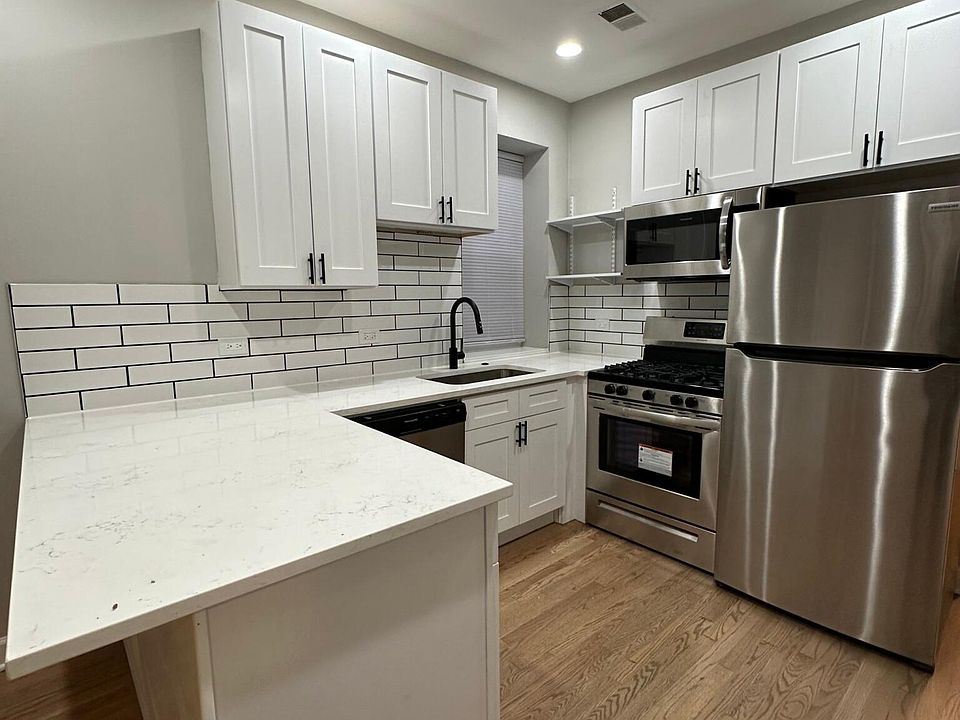 1st image of 1649 N Paulina St Unit 1