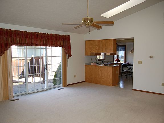 2nd image of 4066 Irvine Oval