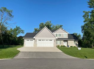 4352 Stonegate Ct, Oshkosh, WI 54904