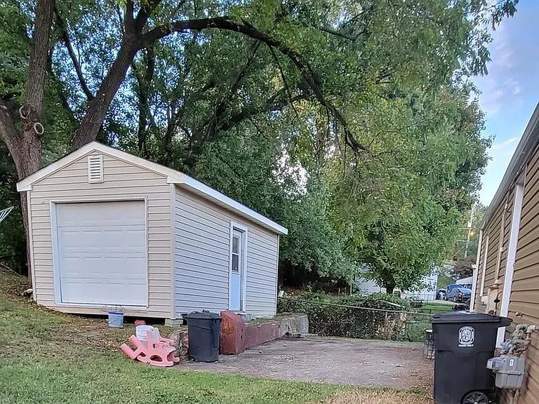5018 N Englewood Dr — Photo 11