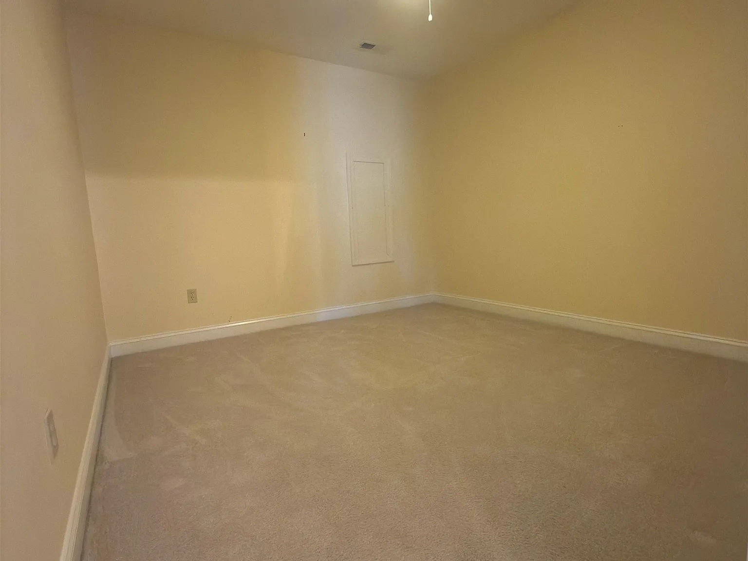 3 bed, 2.5 bath, 1780 sqft, $2,000 — Photo 2
