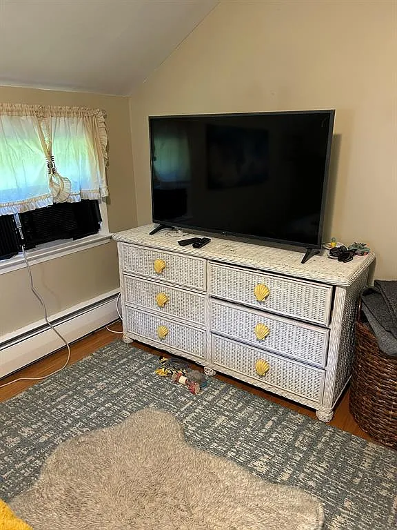 3 bed, 1600 sqft, $2,500 — Photo 4
