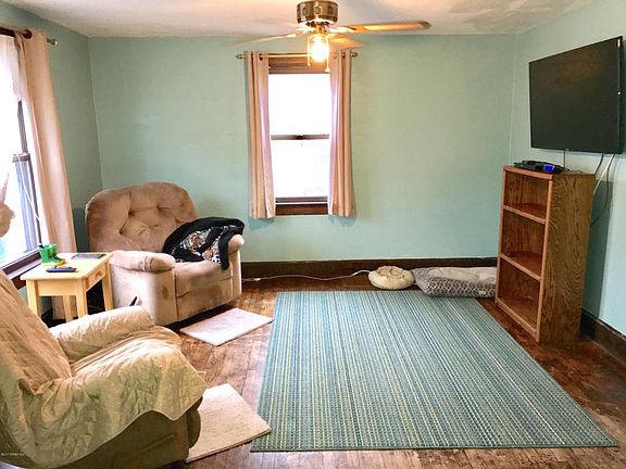 4th image of 904 James Ave