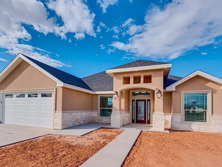 8408 W Larry Ln — Photo 1