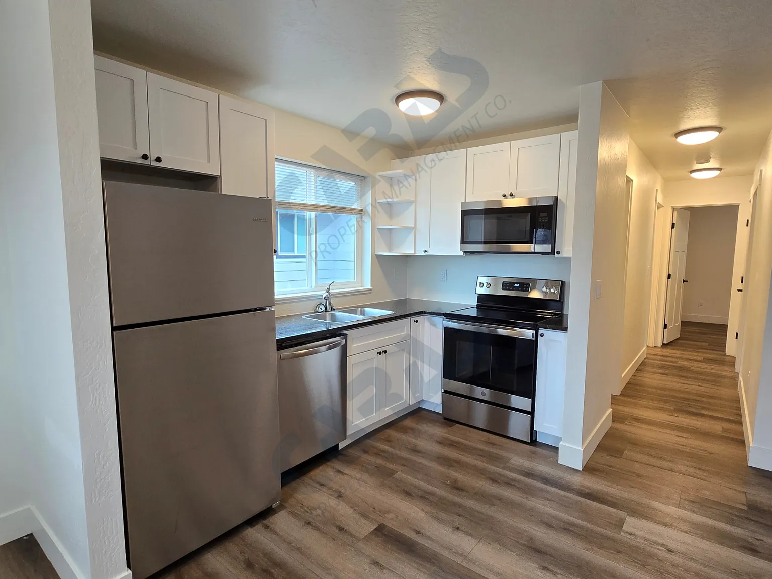 2 bed, 820 sqft, $1,300 — Photo 1