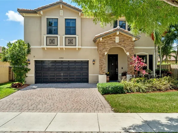 10482 SW 224th Ter, Miami, FL 33190