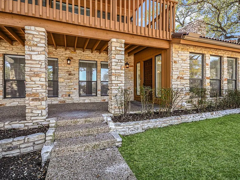 105 Crescent Blf — Photo 4