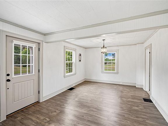 5th image of 1565 Williams Rd