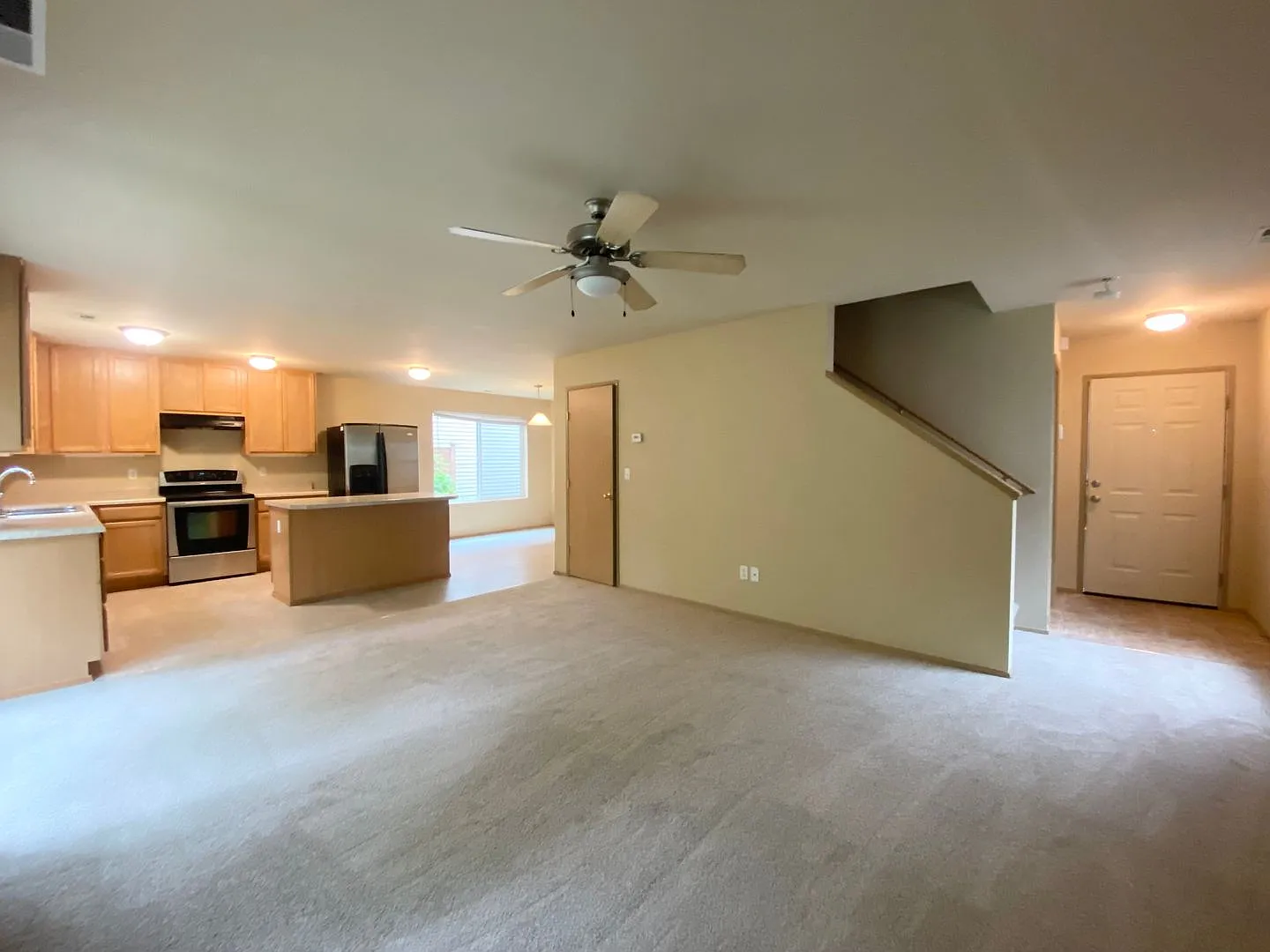 Practical 3 bedroom, 2190 Sqft Kent Home — Photo 3