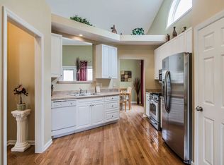 605 Stratshire Ln, Columbus, OH 43230