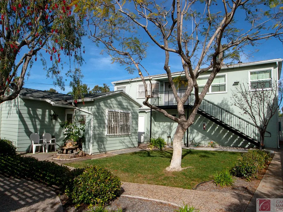 4455-59 1/2 Dawson Ave