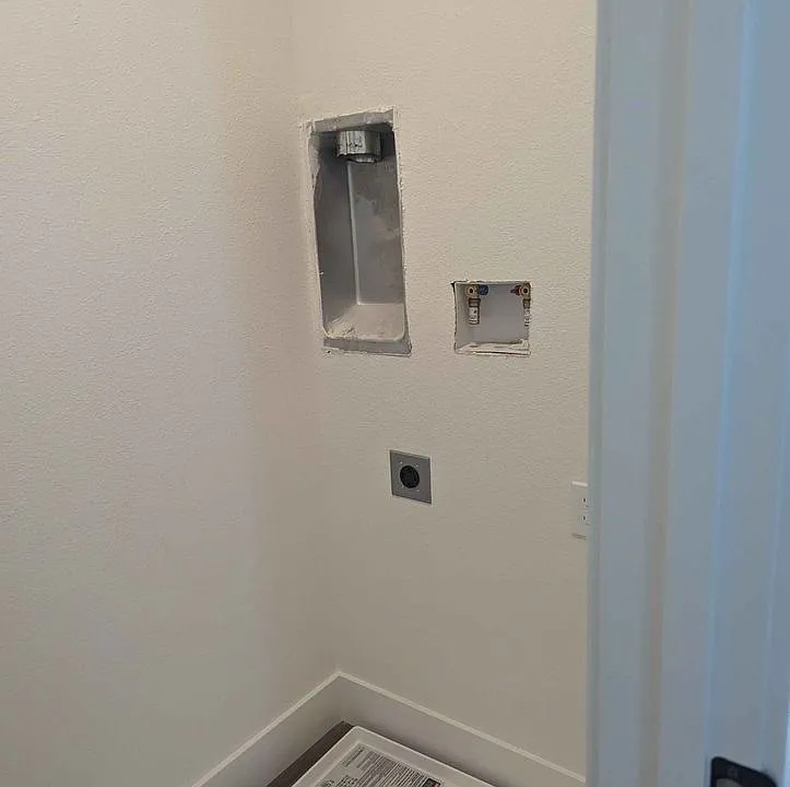 Washer and dryer are included.
Image is of the model.
