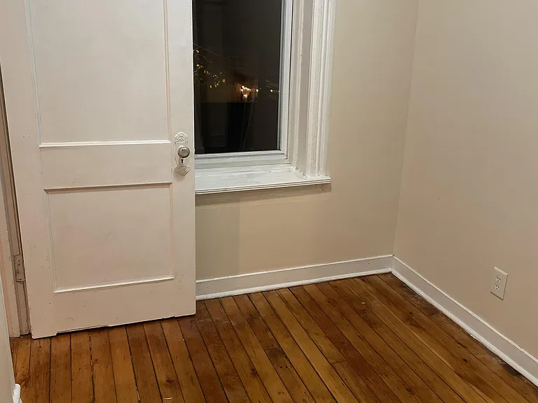 1920 W Cermak Rd #2R — Photo 8