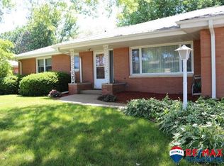 501 Lakewood Dr, Lincoln, NE 68510