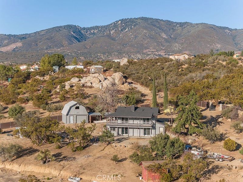 1st image of 38783 Boulton Ln