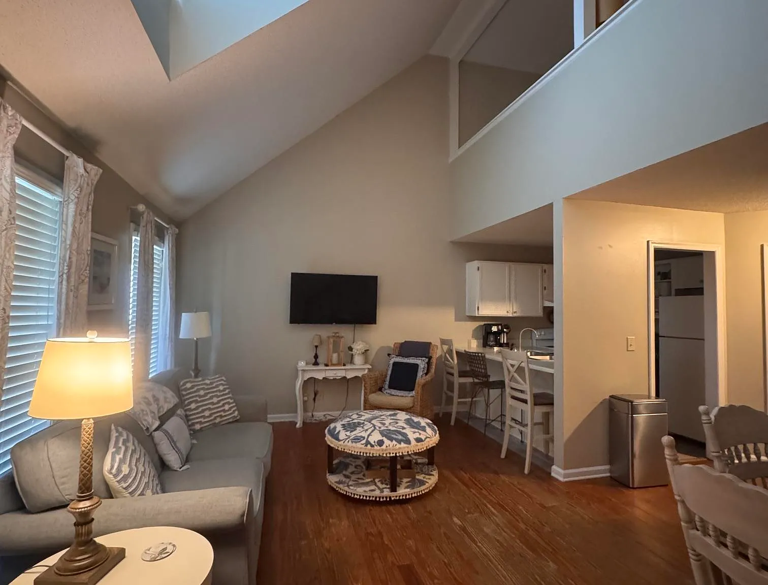 2 bed, 2.0 bath, 1176 sqft, $1,800 — Photo 3