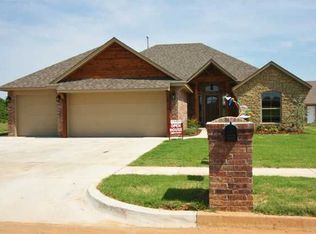 11717 SW 14th St, Yukon, OK 73099