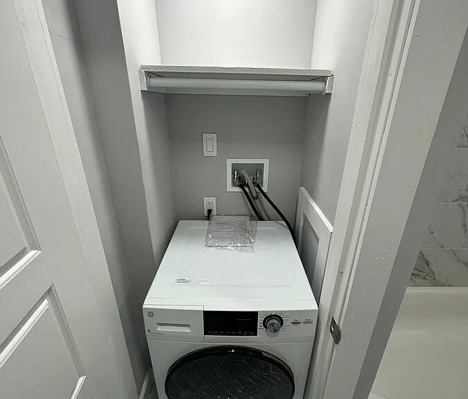 625 E Vernon Rd #1B — Photo 3