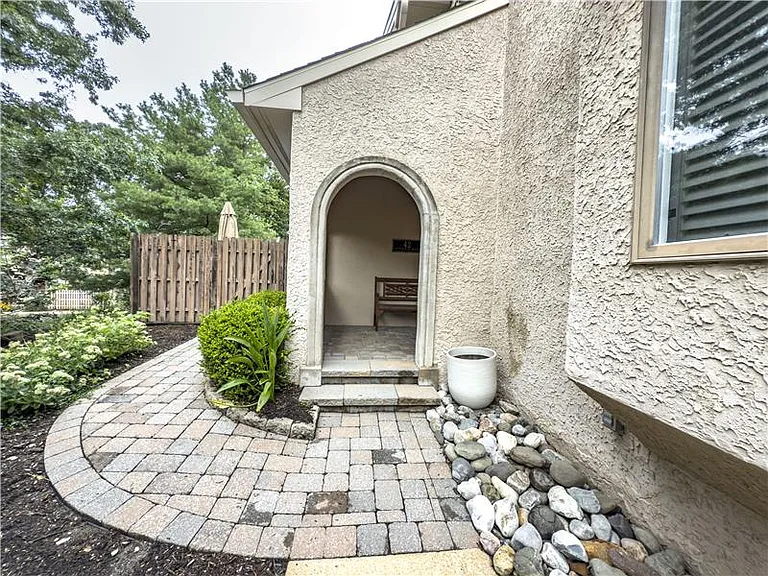 42 Greythorne Woods Cir — Photo 27