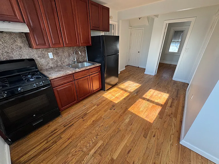 282 Schley St #3 — Photo 4