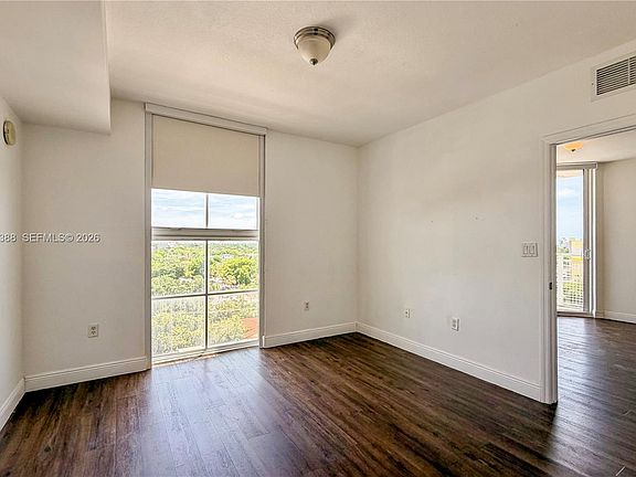 3rd image of 2600 SW 27th Ave APT 902