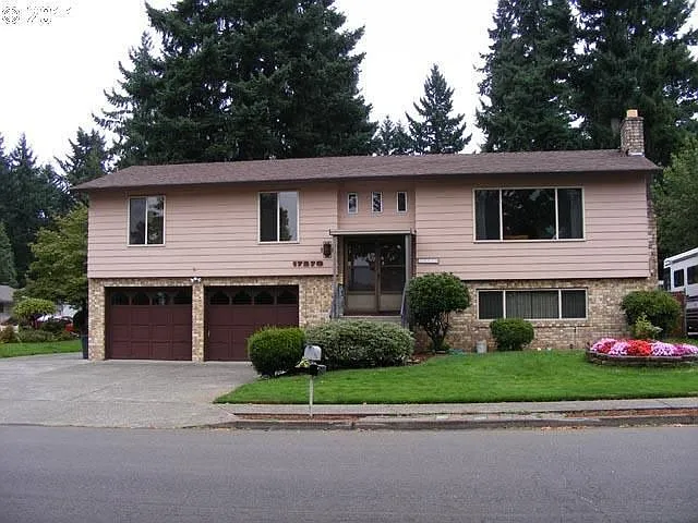 17270 Lundgren Way photo 1