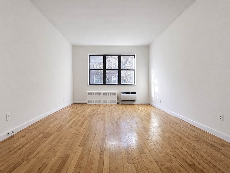 1st image of 225 E 10th St APT 3B