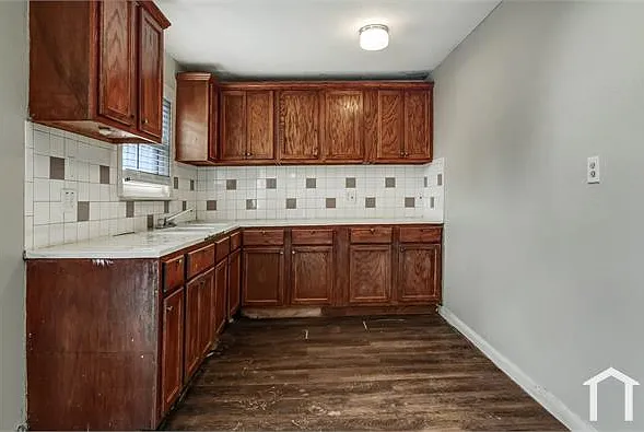 3604 Sydney St — Photo 9