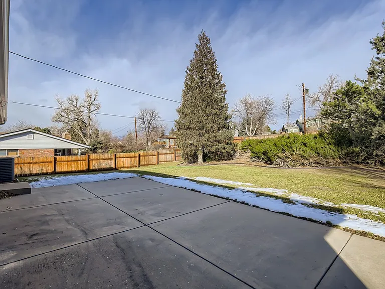 231 W Fremont Ave — Photo 11