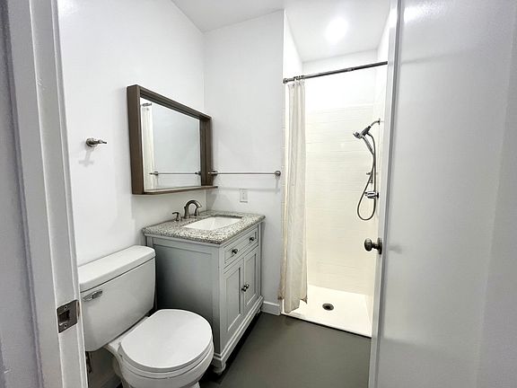 3rd image of 1065 Warwick Ave #B