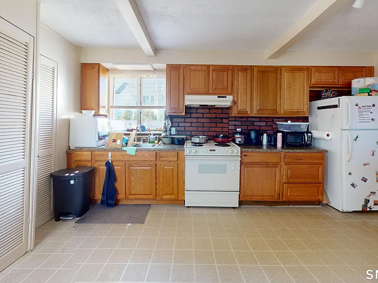 37 Landin St #A — Photo 2