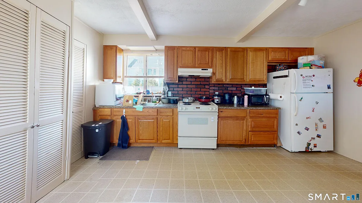Building Photo - 37 Landin St #A