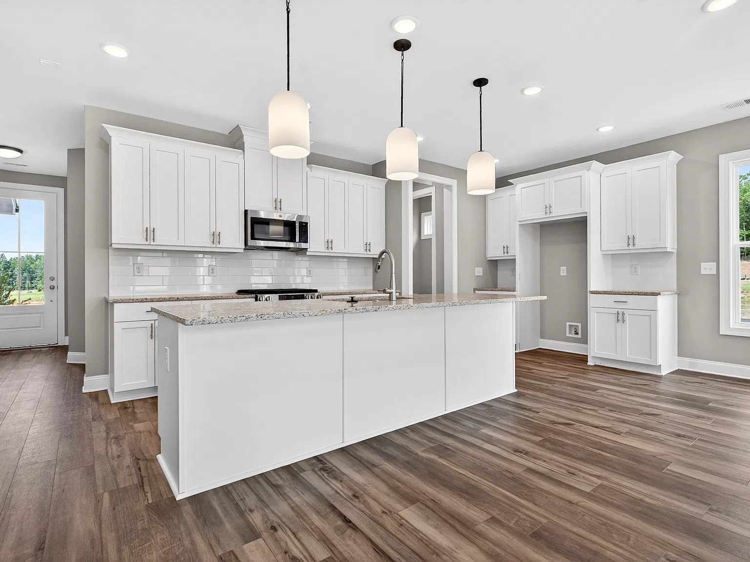 3 bed, 2.5 bath, 1760 sqft, $2,200 — Photo 4