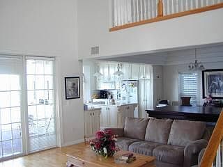 3rd image of 122 Redwing Rd