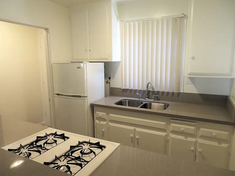 Tustin Villas — Photo 12