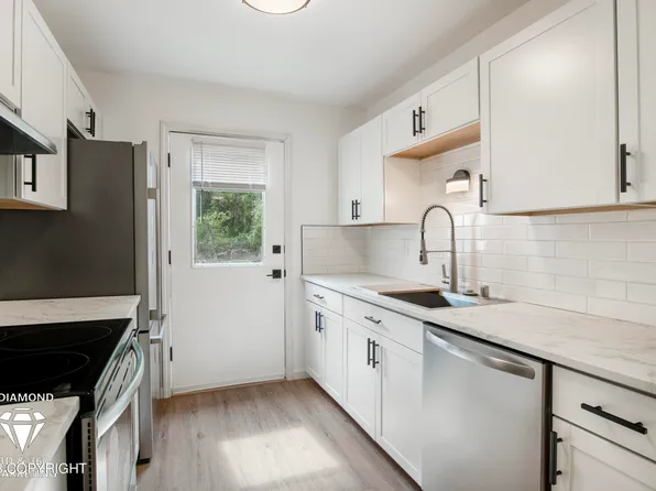 10429 Thimble Berry Dr, Anchorage, AK 99515