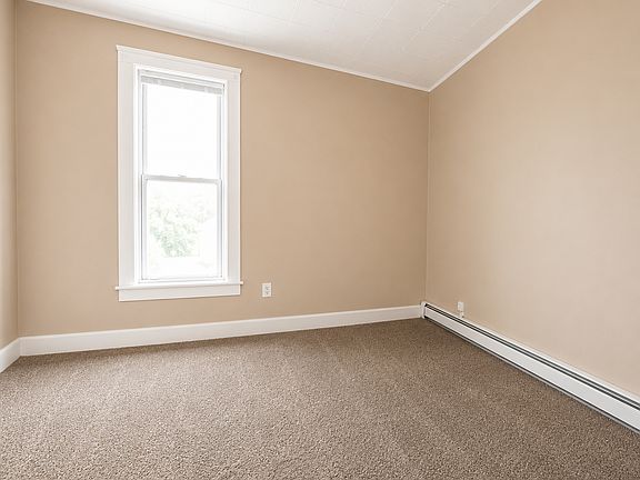 4th image of 517 Highland Ave