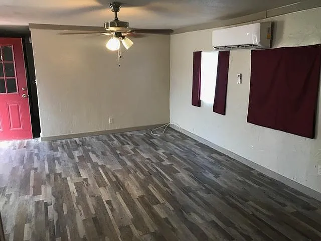 3 bed, $1,075 — Photo 4
