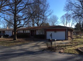 111 Springdale Pl, Wood River, IL 62095