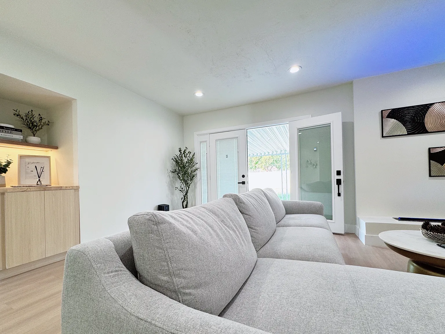 3 bed, 1298 sqft, $4,500 — Photo 2