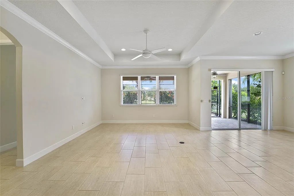 5 bed, 4.0 bath, 3000 sqft, $3,750 — Photo 4