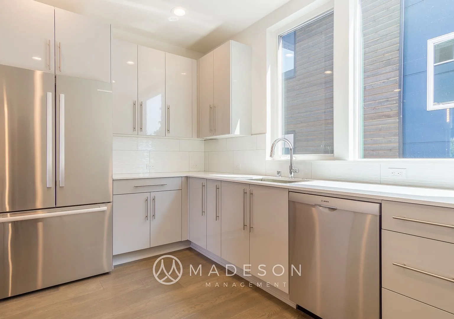 New Construction - Elegant Green Lake Townhouse With Rooftop Deck — Photo 4