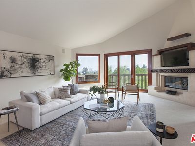 15073 Encanto Dr, Sherman Oaks, CA, 91403