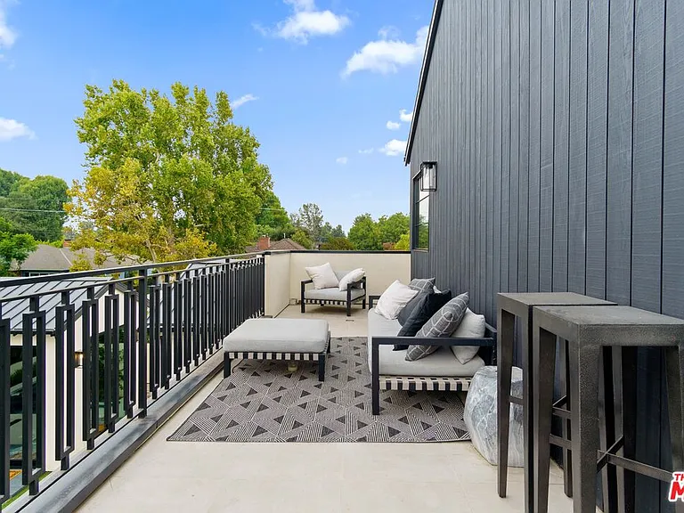 5041 Noeline Ave — Photo 36