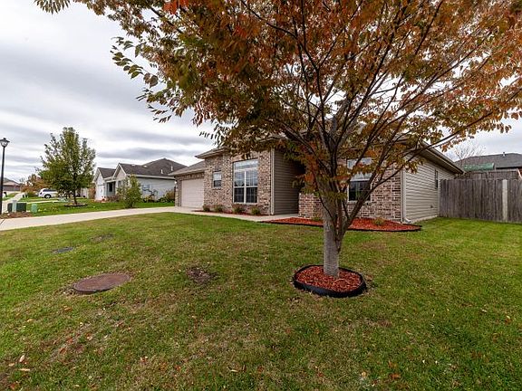 3rd image of 4109 Black Tail Dr