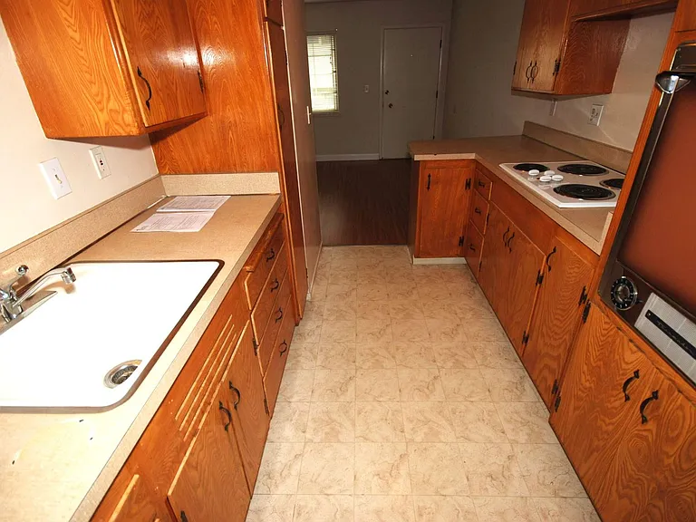 1209 Bellevue Av. — Photo 6