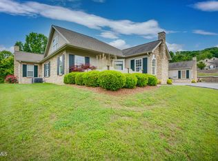 1301 Blue Sky Ln, Kingsport, TN 37664